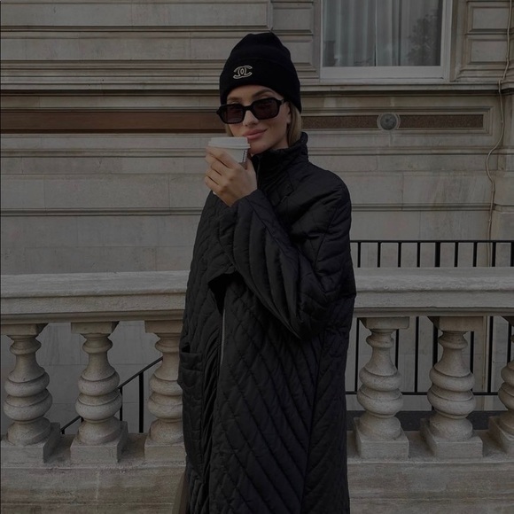 Auth Chanel Classic CC Logo Black Cashmere Beanie - Excellent - Picture 6 of 6